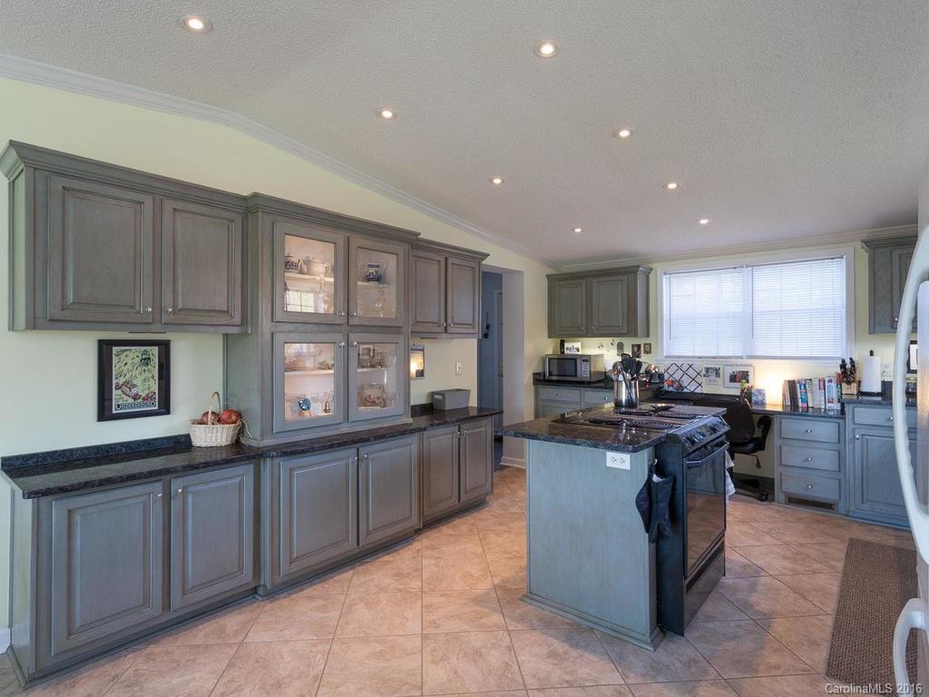 37 Upper Moffitt Road Asheville NC 28805