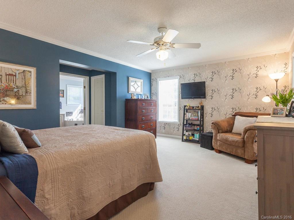 37 Upper Moffitt Road Asheville NC 28805