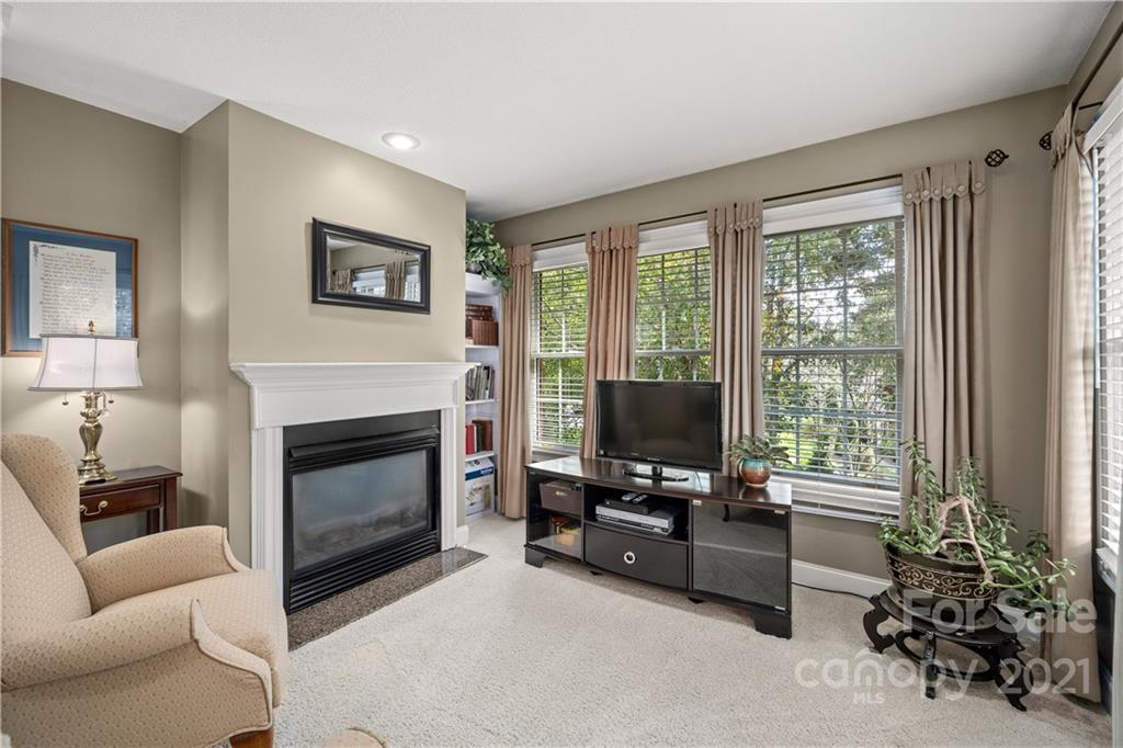 26 Ludgate Lane Arden NC 28704