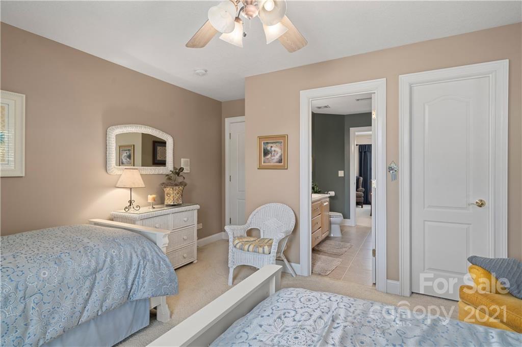 26 Ludgate Lane Arden NC 28704