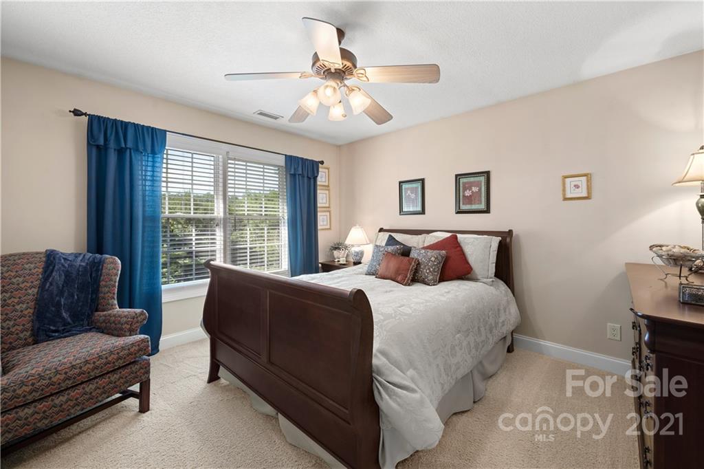 26 Ludgate Lane Arden NC 28704