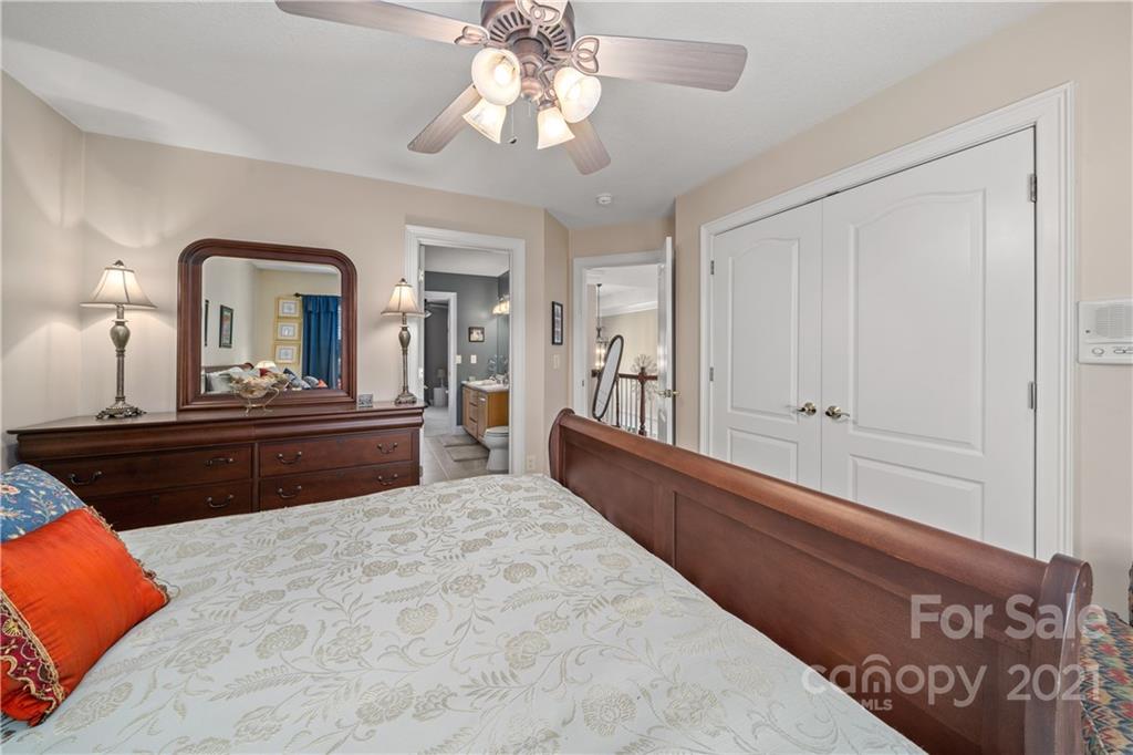 26 Ludgate Lane Arden NC 28704