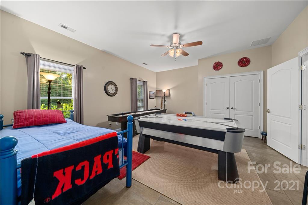 26 Ludgate Lane Arden NC 28704
