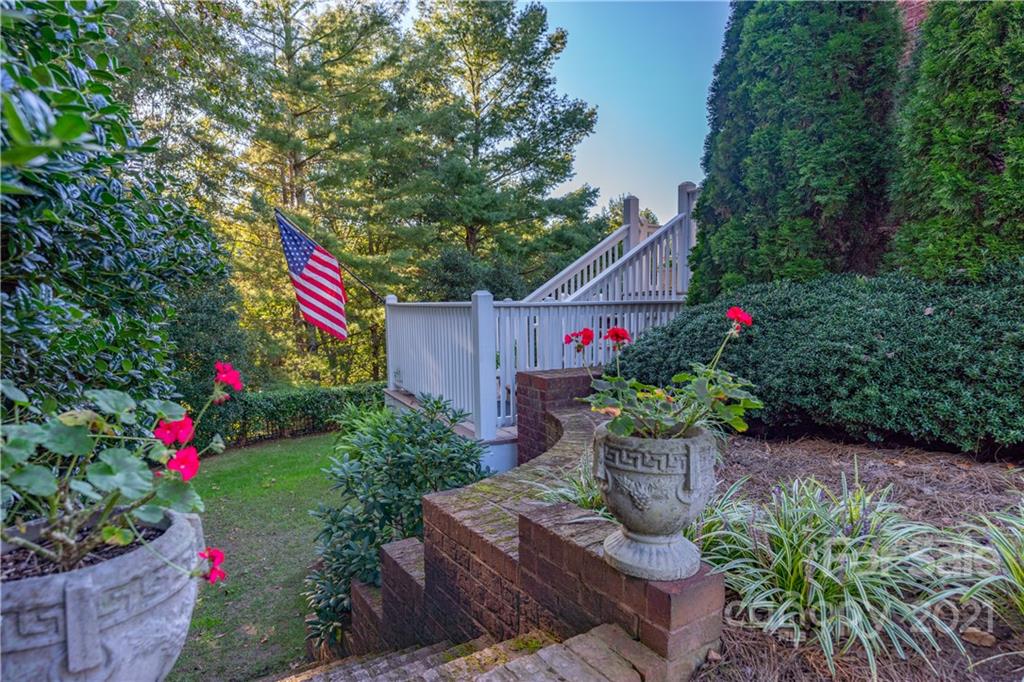 26 Ludgate Lane Arden NC 28704