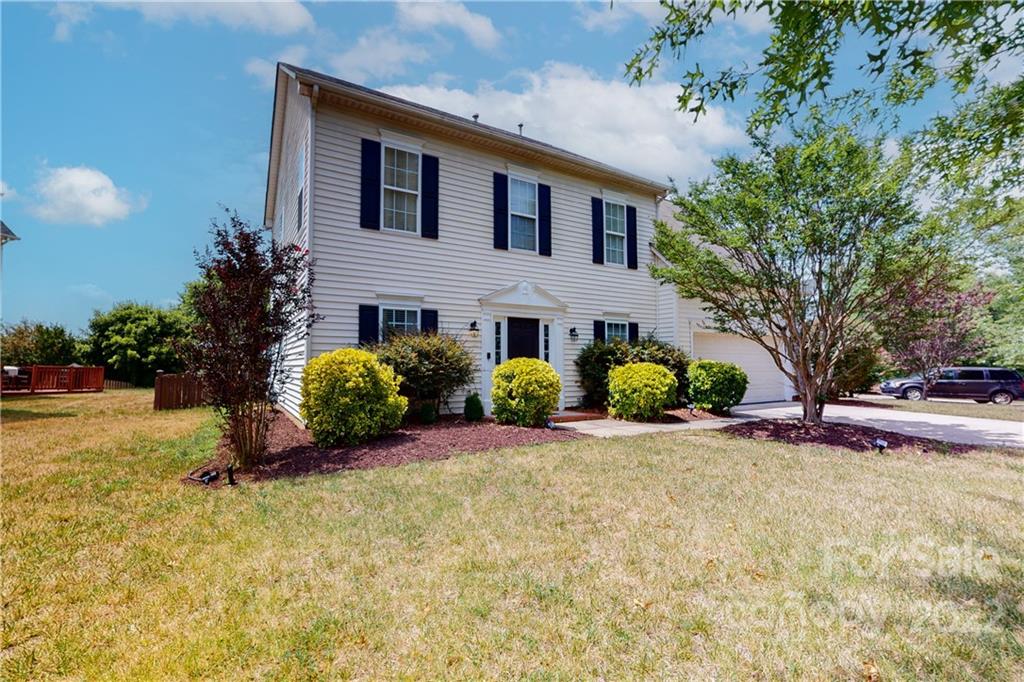 14203 Riding Hill Avenue Charlotte NC 28213