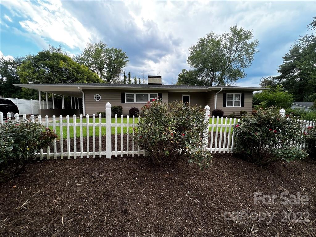 717 Circle Drive NE Lenoir NC 28645