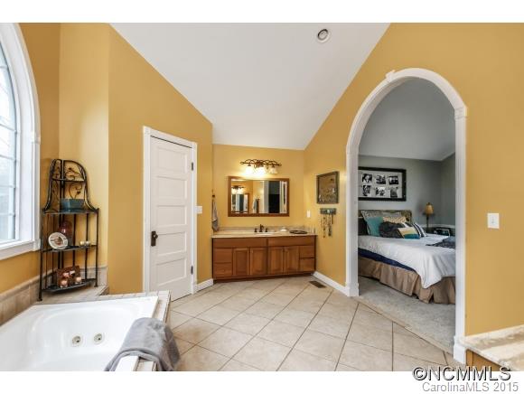 48 Maple Springs Road Asheville NC 28805