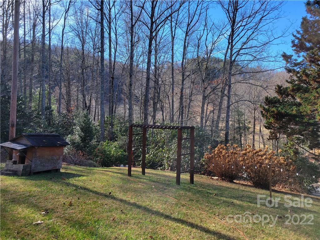 1626 Seven Mile Ridge Road Burnsville NC 28714