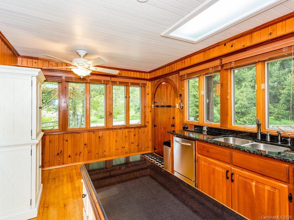 876 Walker Road Waynesville NC 28786