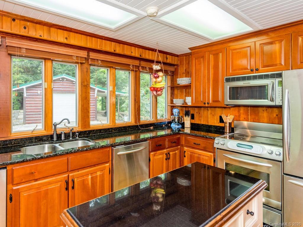 876 Walker Road Waynesville NC 28786