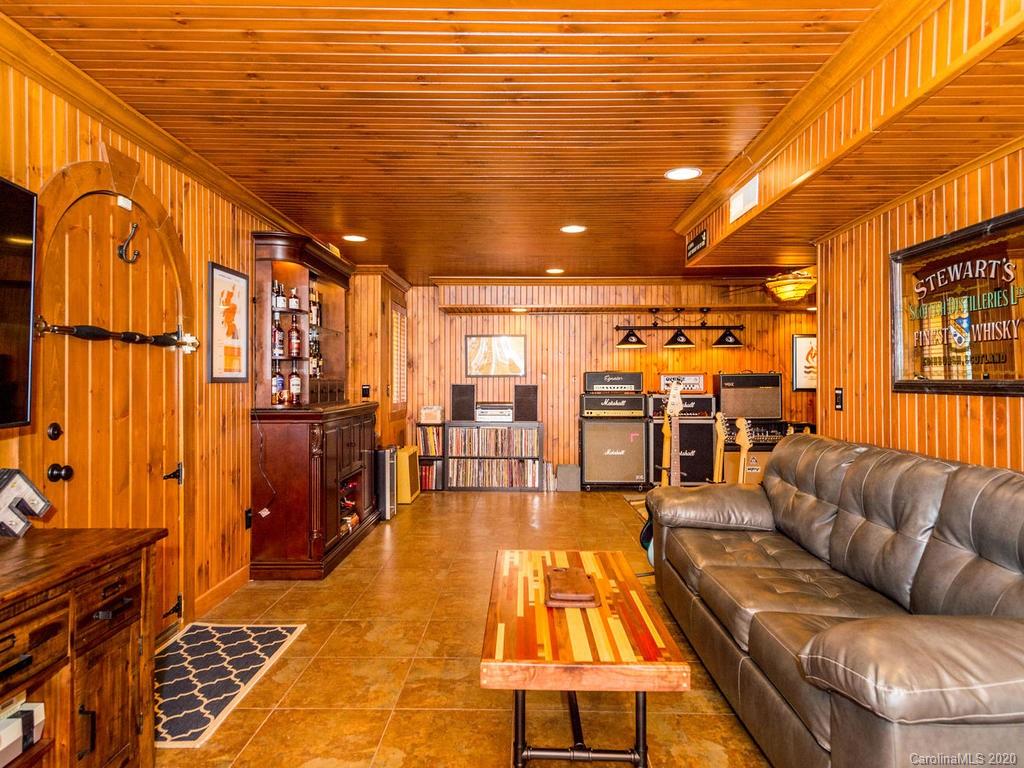 876 Walker Road Waynesville NC 28786