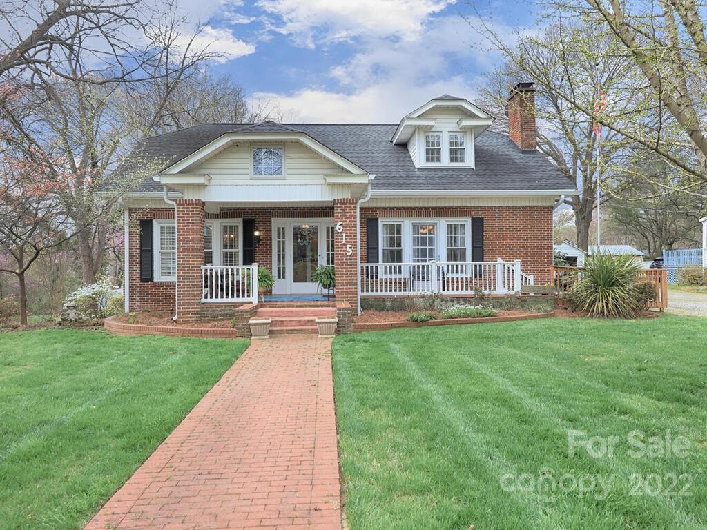 615 N Center Street Statesville NC 28677