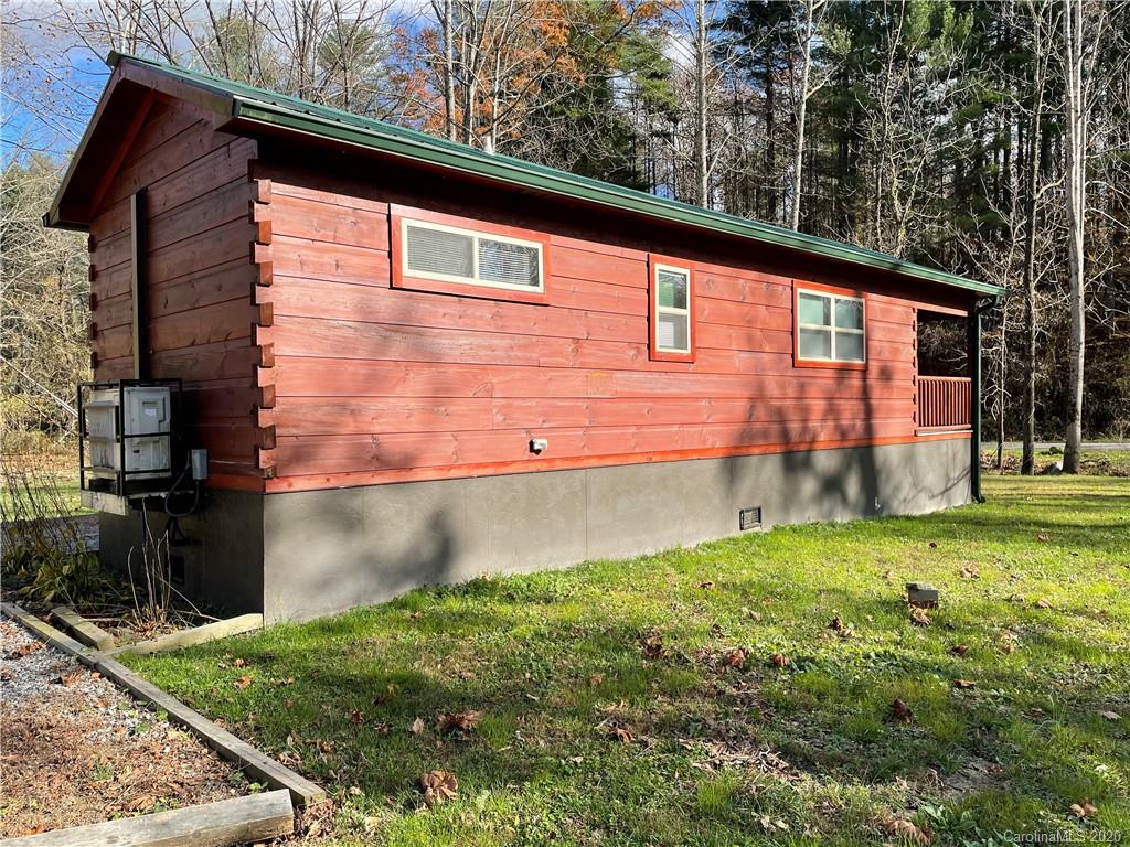 912 N Lakeside Drive Hendersonville NC 28739