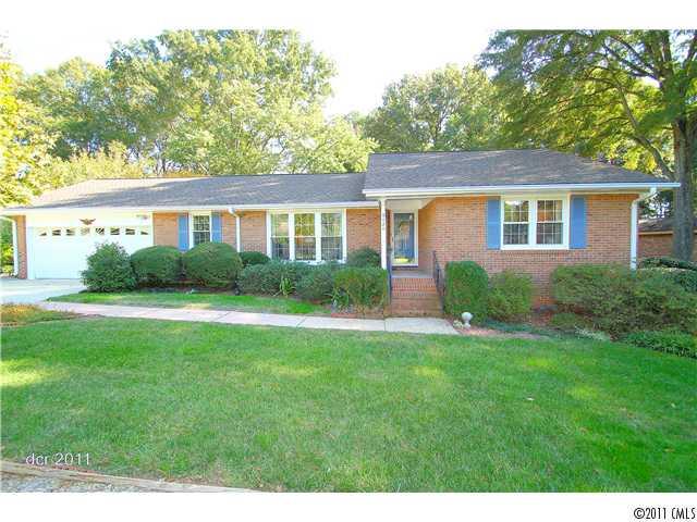 8424 Dunsinane Drive Charlotte NC 28227