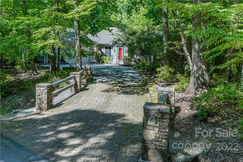 478 Cheestoonaya Way Brevard NC 28712