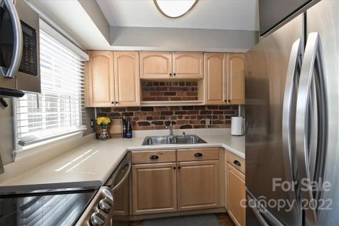 4327 Walker Road Charlotte NC 28211