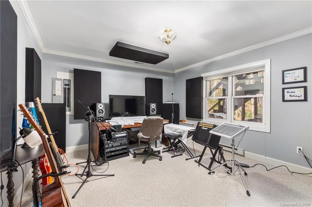 1213 Saint Charles Court Asheville NC 28803
