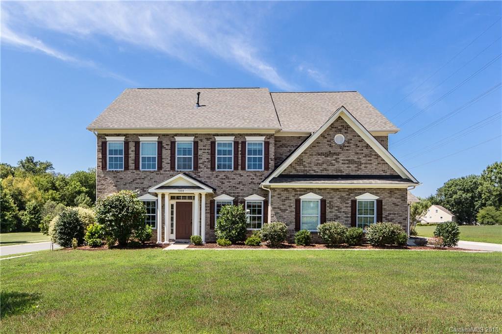 1008 Kings Grant Way Matthews NC 28104