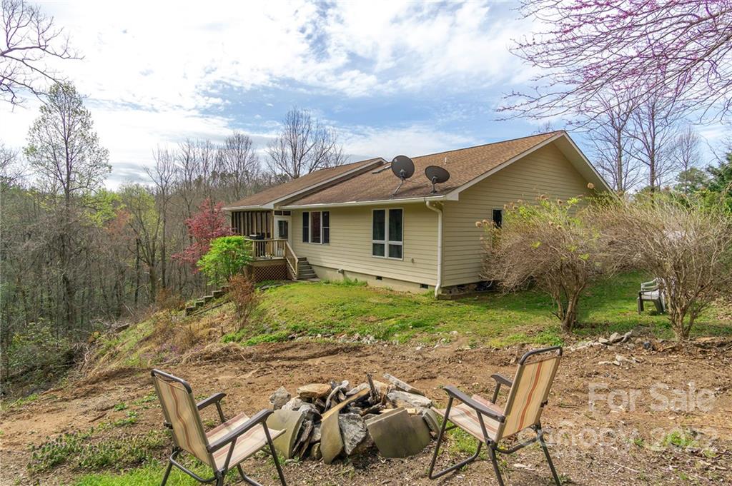1424 Wolf Pen Road Old Fort NC 28762