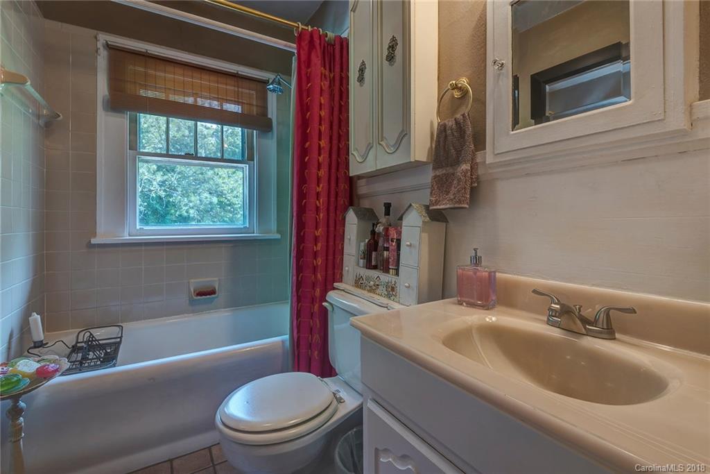 139 Brucemont Circle Asheville NC 28806