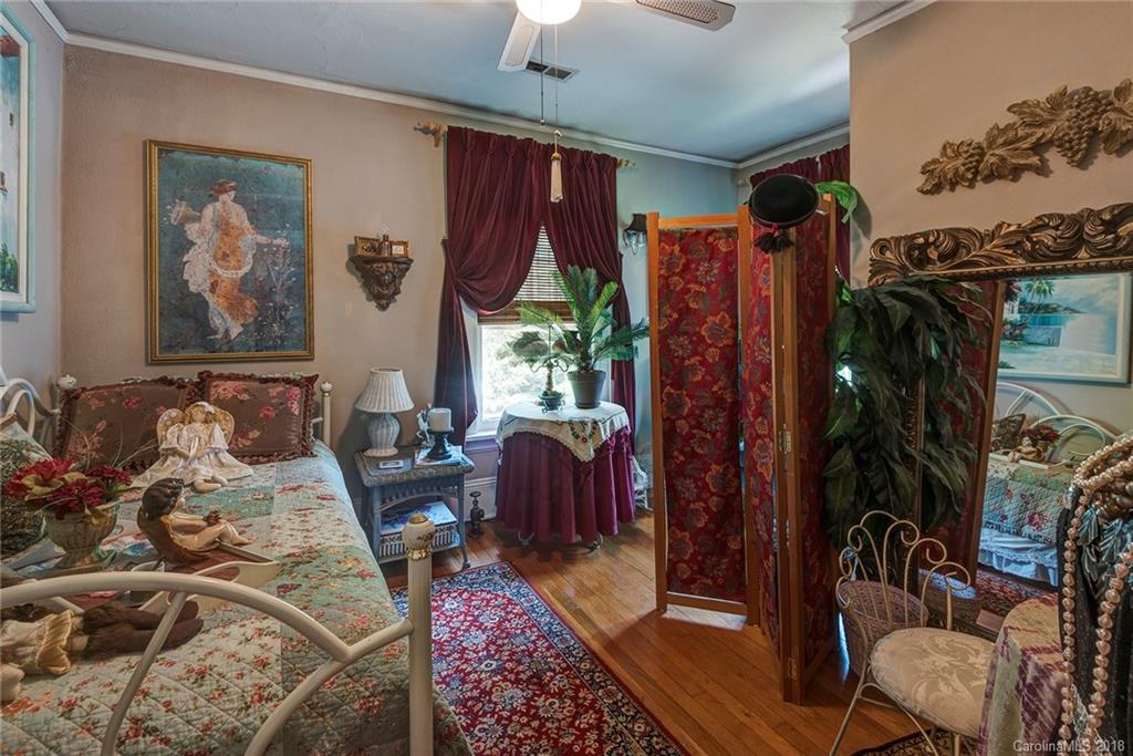 139 Brucemont Circle Asheville NC 28806