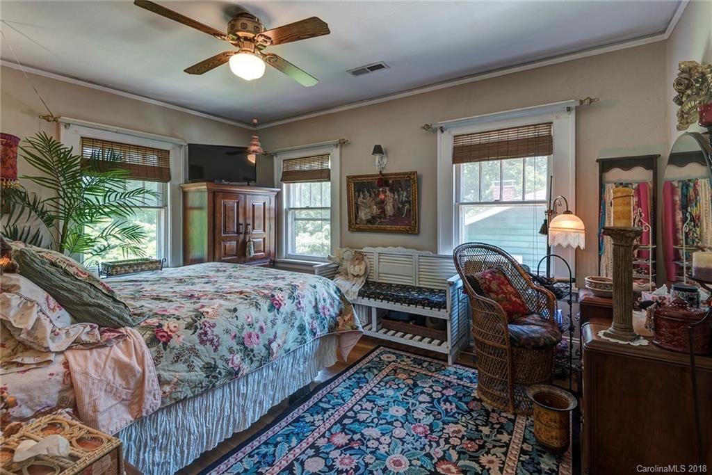 139 Brucemont Circle Asheville NC 28806