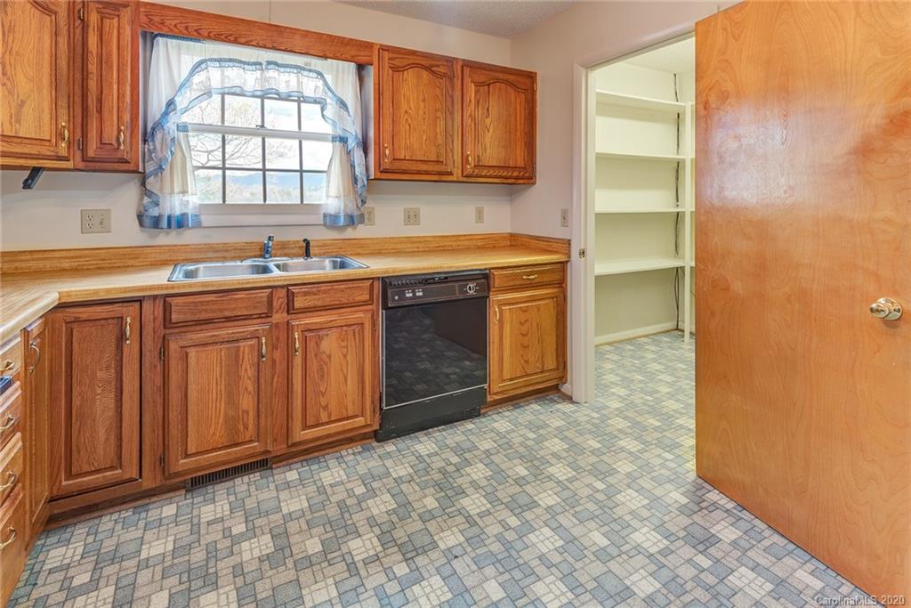 661 Old Fort Road Fairview NC 28730