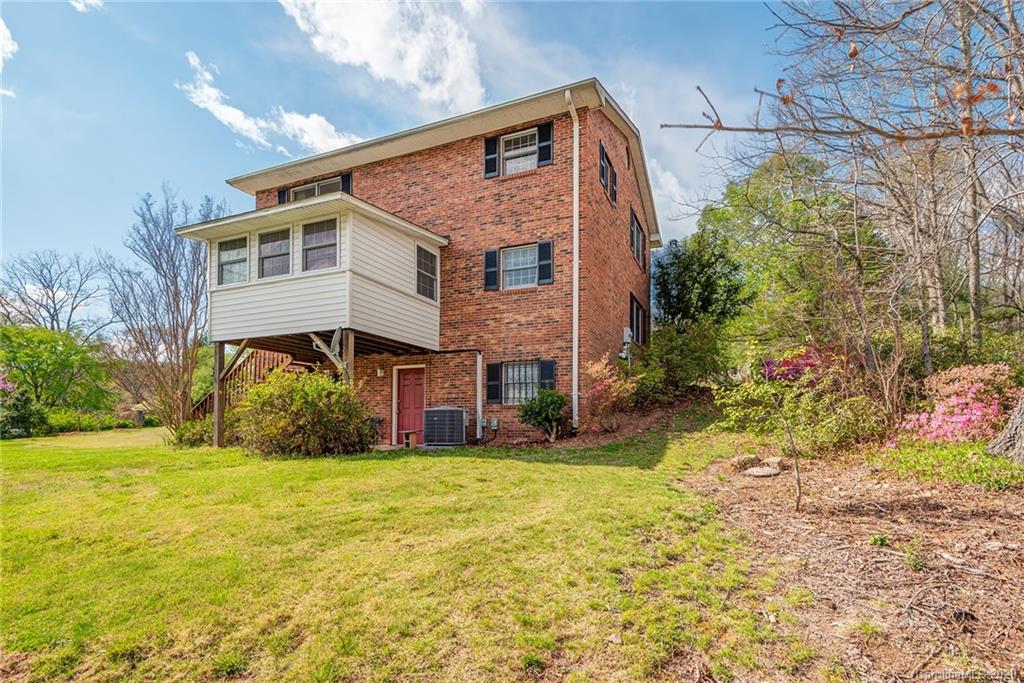 661 Old Fort Road Fairview NC 28730