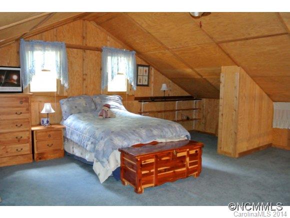 75 Cracker Trail Burnsville NC 28714
