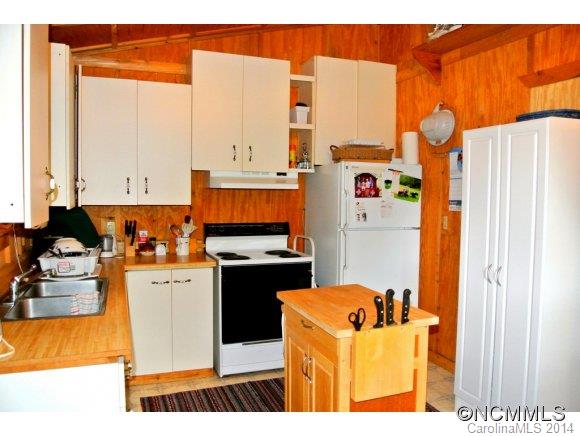 75 Cracker Trail Burnsville NC 28714