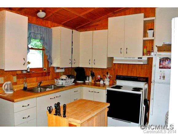 75 Cracker Trail Burnsville NC 28714