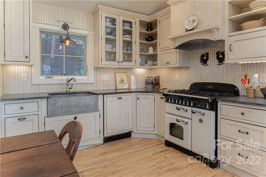 84 Town Mountain Road Asheville NC 28804