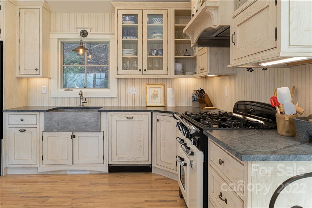 84 Town Mountain Road Asheville NC 28804