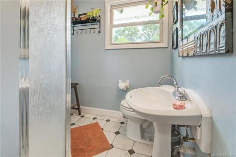 63 Brucemont Circle Asheville NC 28806