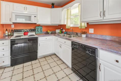 63 Brucemont Circle Asheville NC 28806
