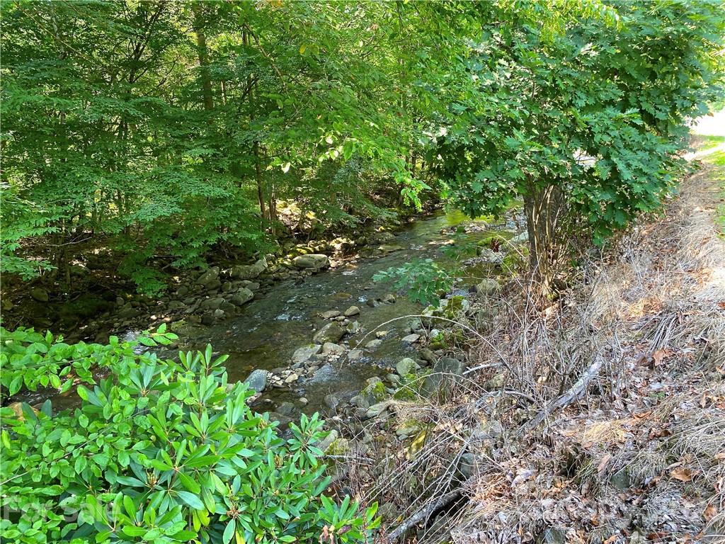 995 Cattail Creek Road Burnsville NC 28714