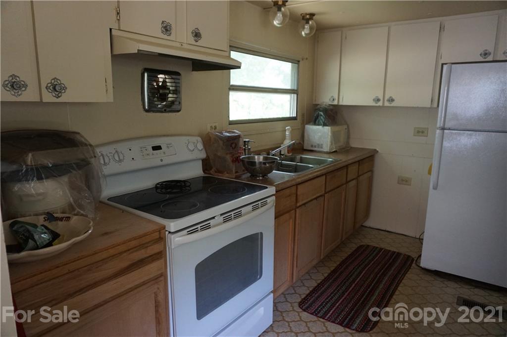 995 Cattail Creek Road Burnsville NC 28714