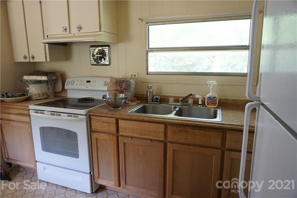 995 Cattail Creek Road Burnsville NC 28714