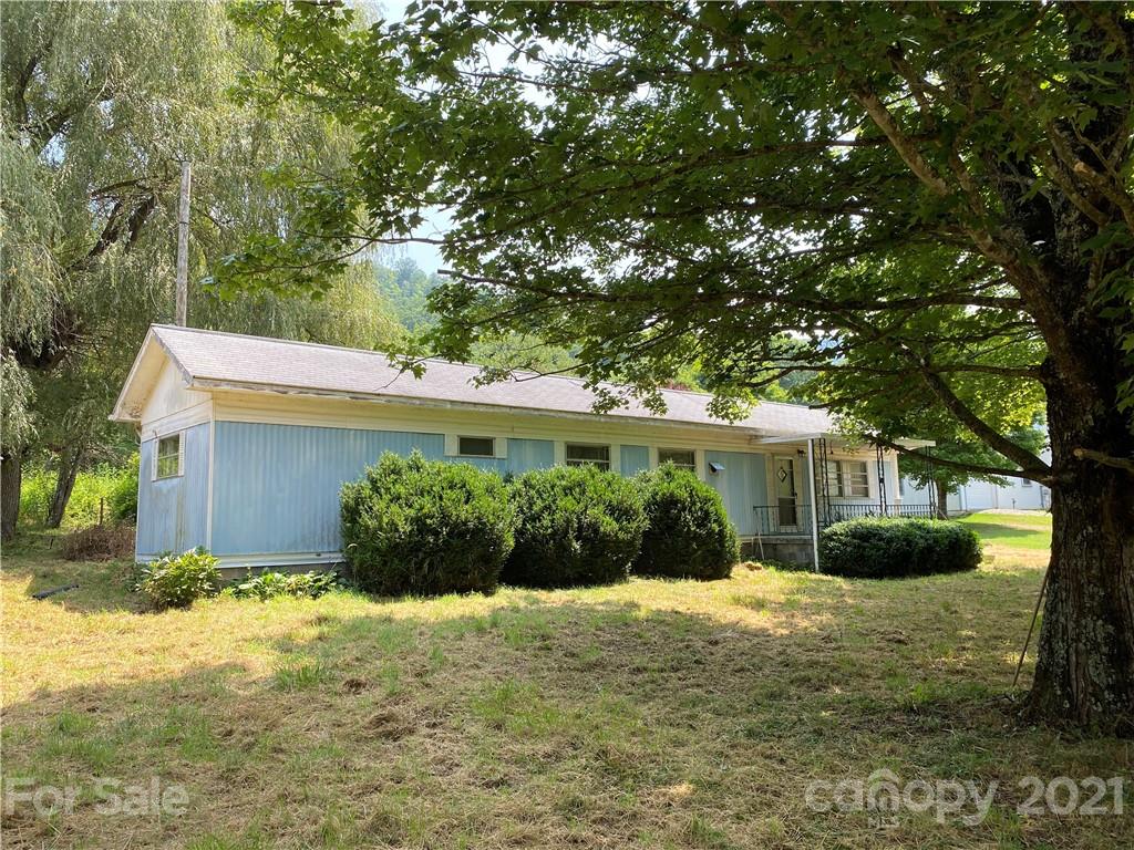 995 Cattail Creek Road Burnsville NC 28714
