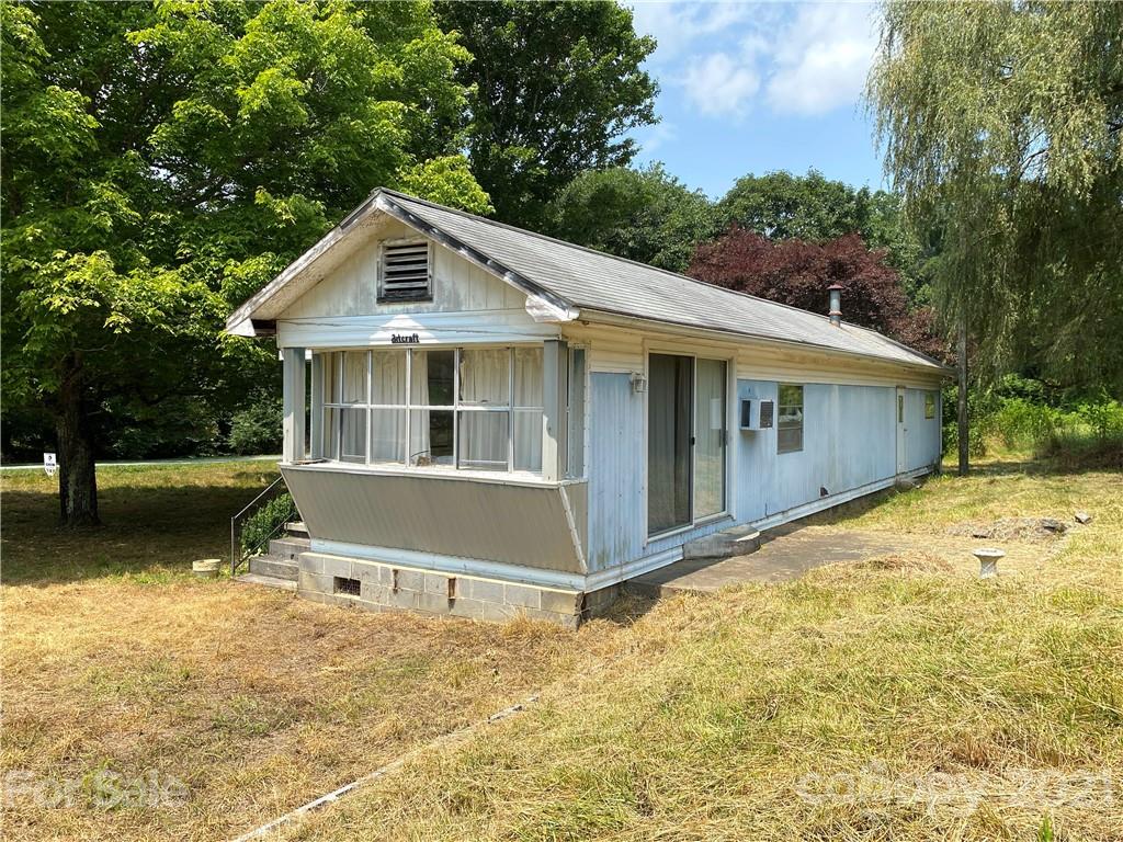 995 Cattail Creek Road Burnsville NC 28714