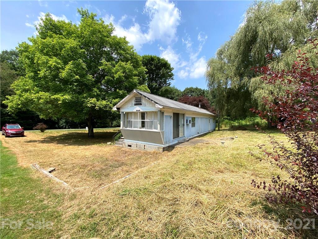 995 Cattail Creek Road Burnsville NC 28714