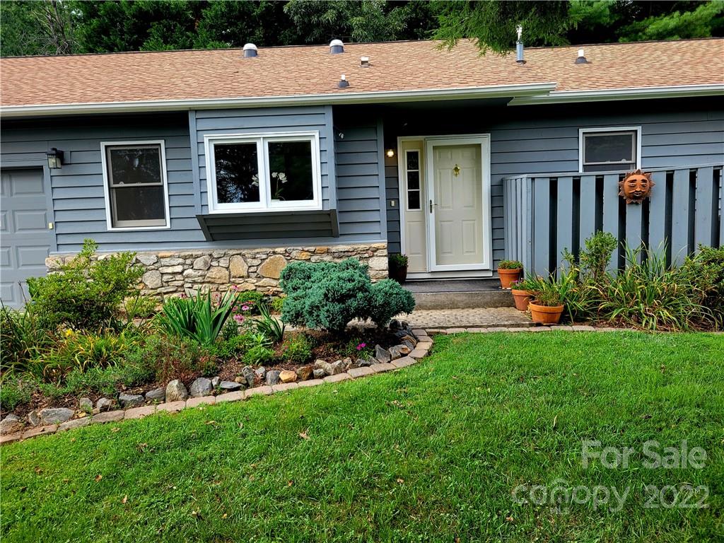 32b Larkspur Court Asheville NC 28805
