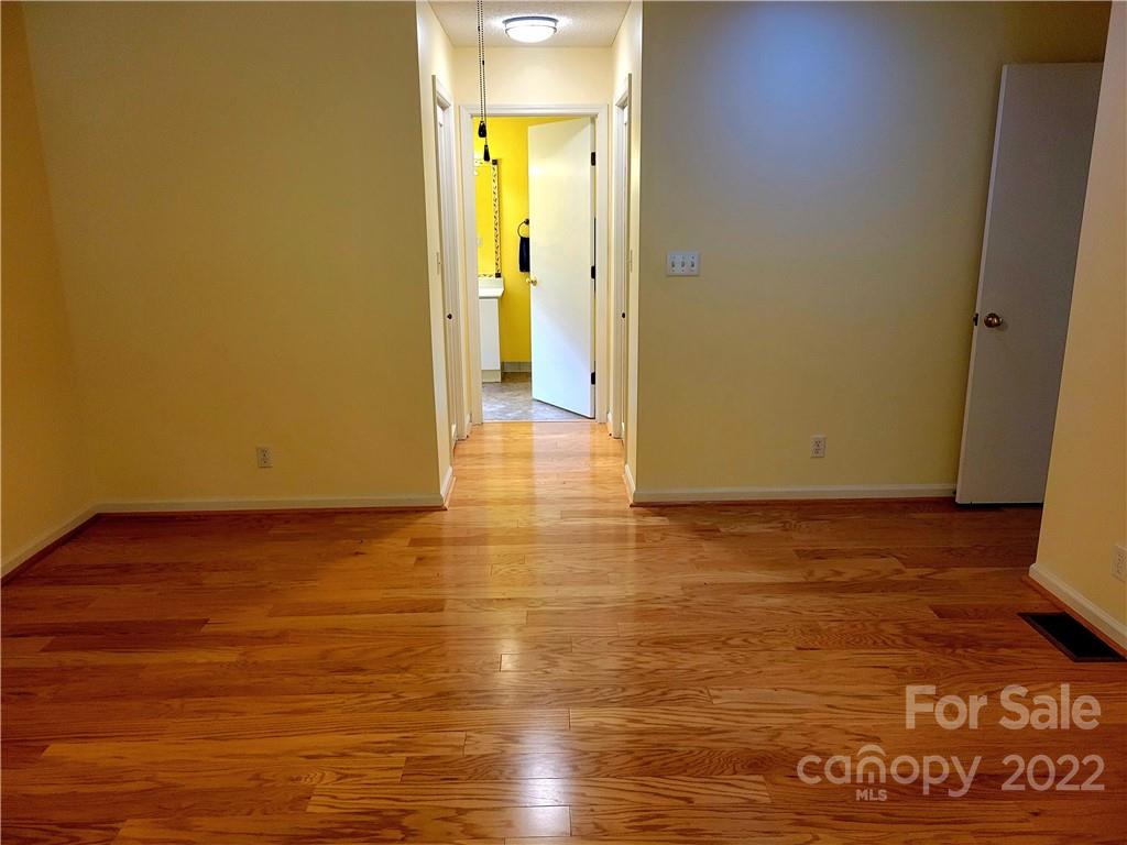 32b Larkspur Court Asheville NC 28805