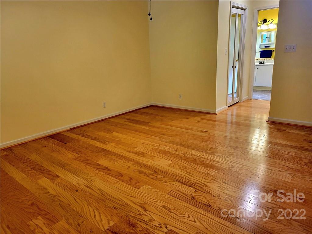 32b Larkspur Court Asheville NC 28805