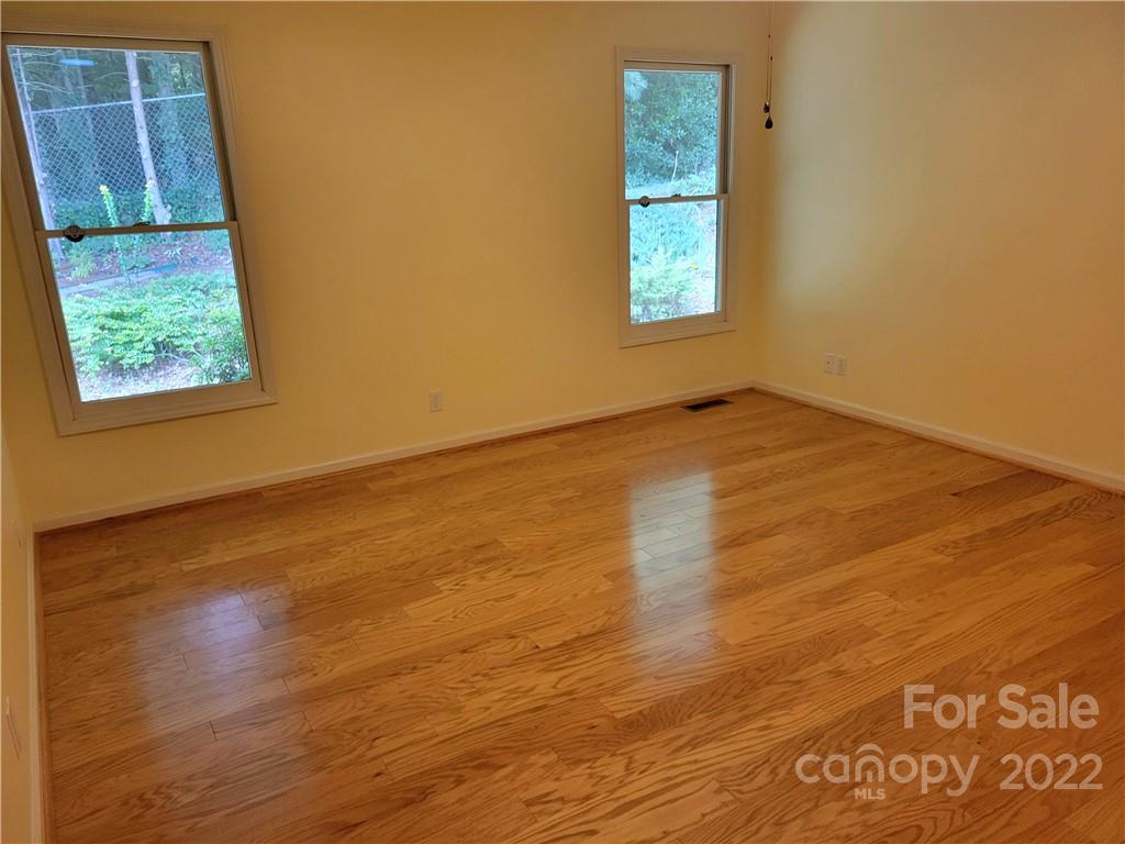 32b Larkspur Court Asheville NC 28805