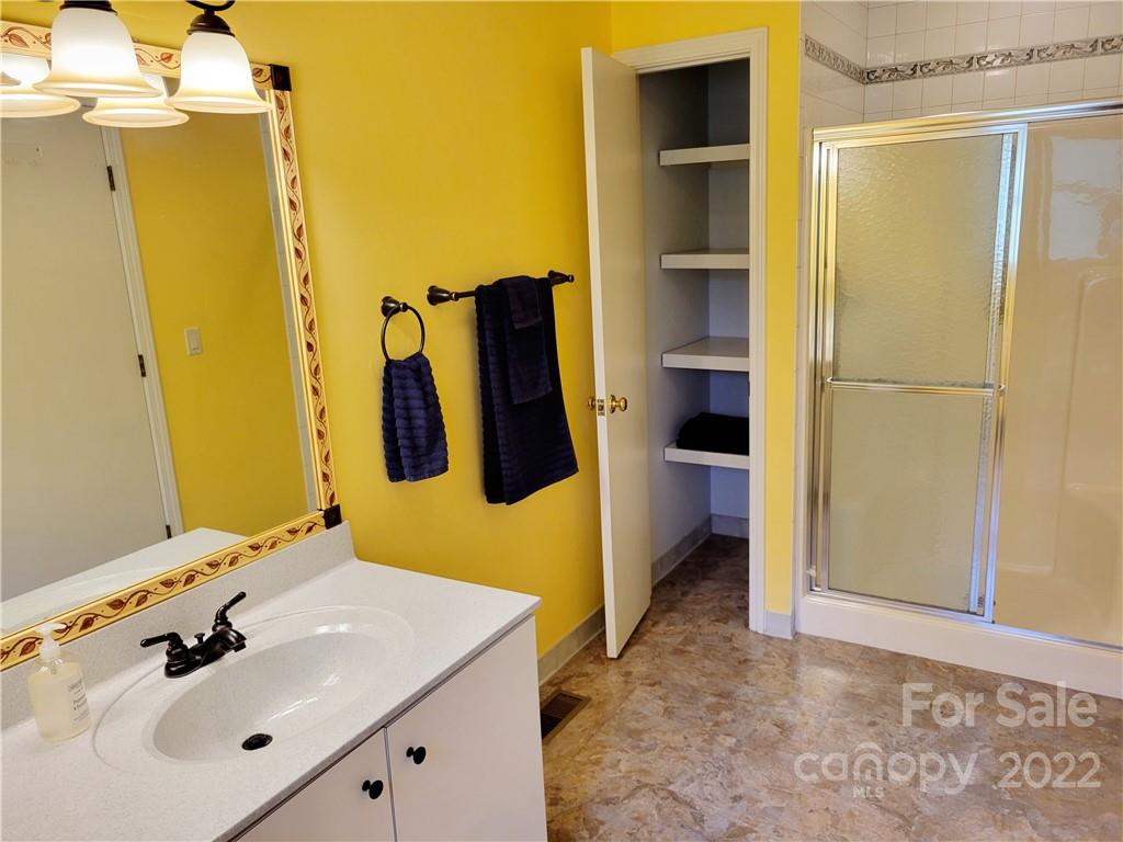 32b Larkspur Court Asheville NC 28805