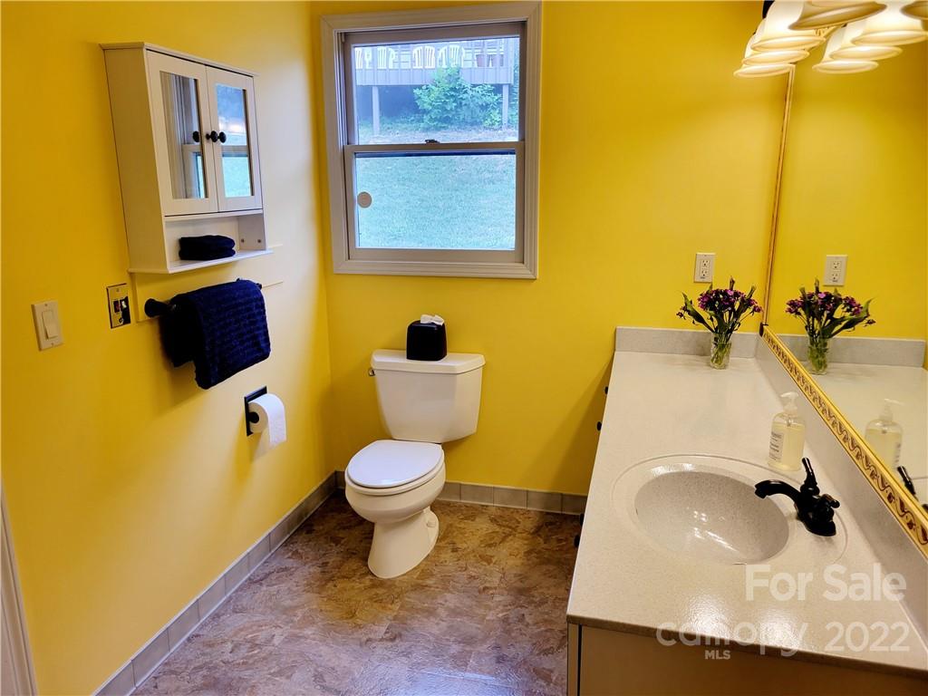 32b Larkspur Court Asheville NC 28805