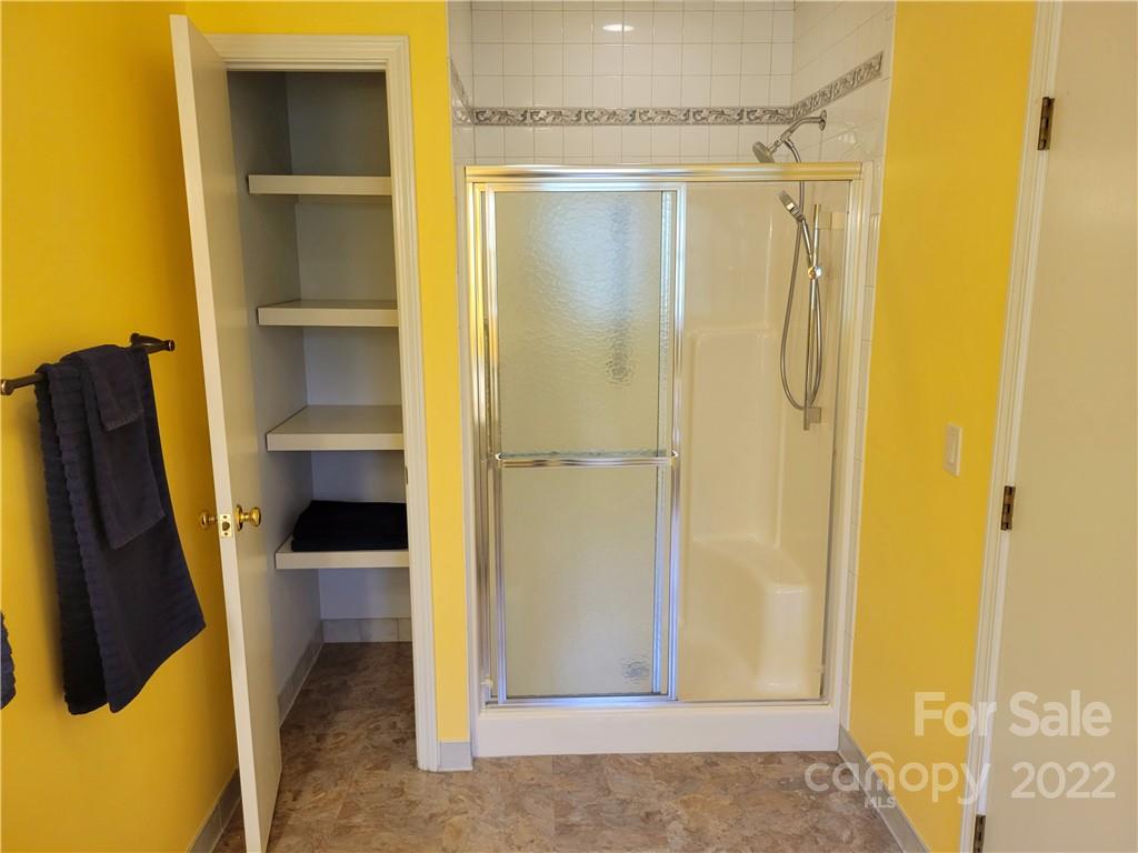 32b Larkspur Court Asheville NC 28805