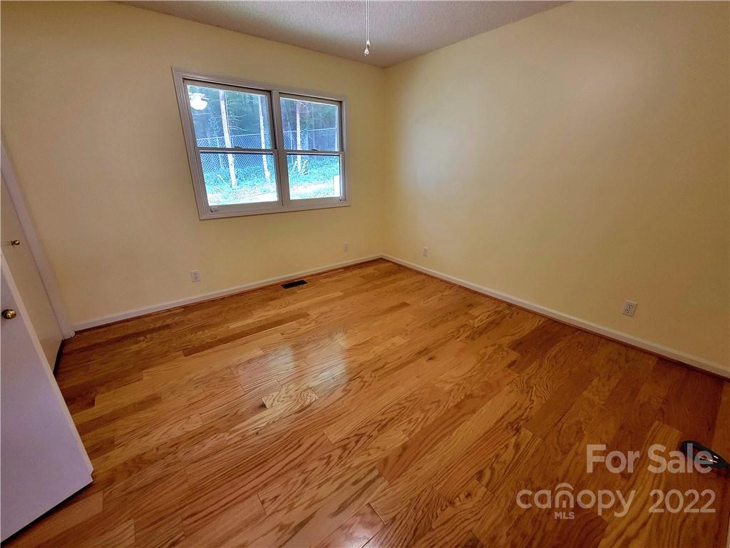 32b Larkspur Court Asheville NC 28805