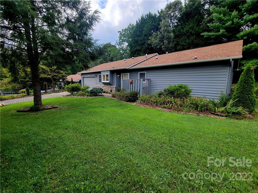 32b Larkspur Court Asheville NC 28805